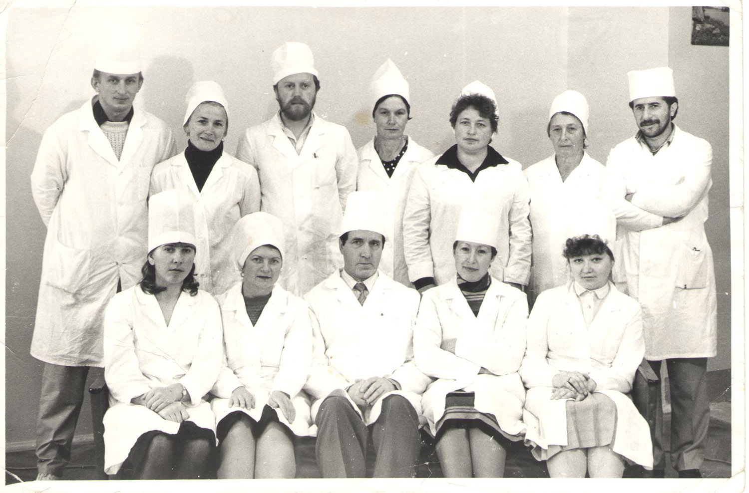 Коллектив отделения в 1980-е годы (в центре зав. отделением Масальский Геннадий Владимирович)