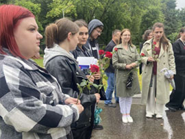 Накануне Дня всенародной памяти жертв Великой Отечественной войны и геноцида белорусского народа активисты профкома и БРСМ РНПЦ психического здоровья  собрались в библиотеке, чтобы  отдать дань уважения  всем погибшим в те страшные годы.